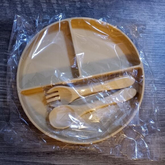 3 piece Suction Silicone Dinner Plate, Spoon & Fork Set, Dinner Plate Divider - Picture 12 of 16